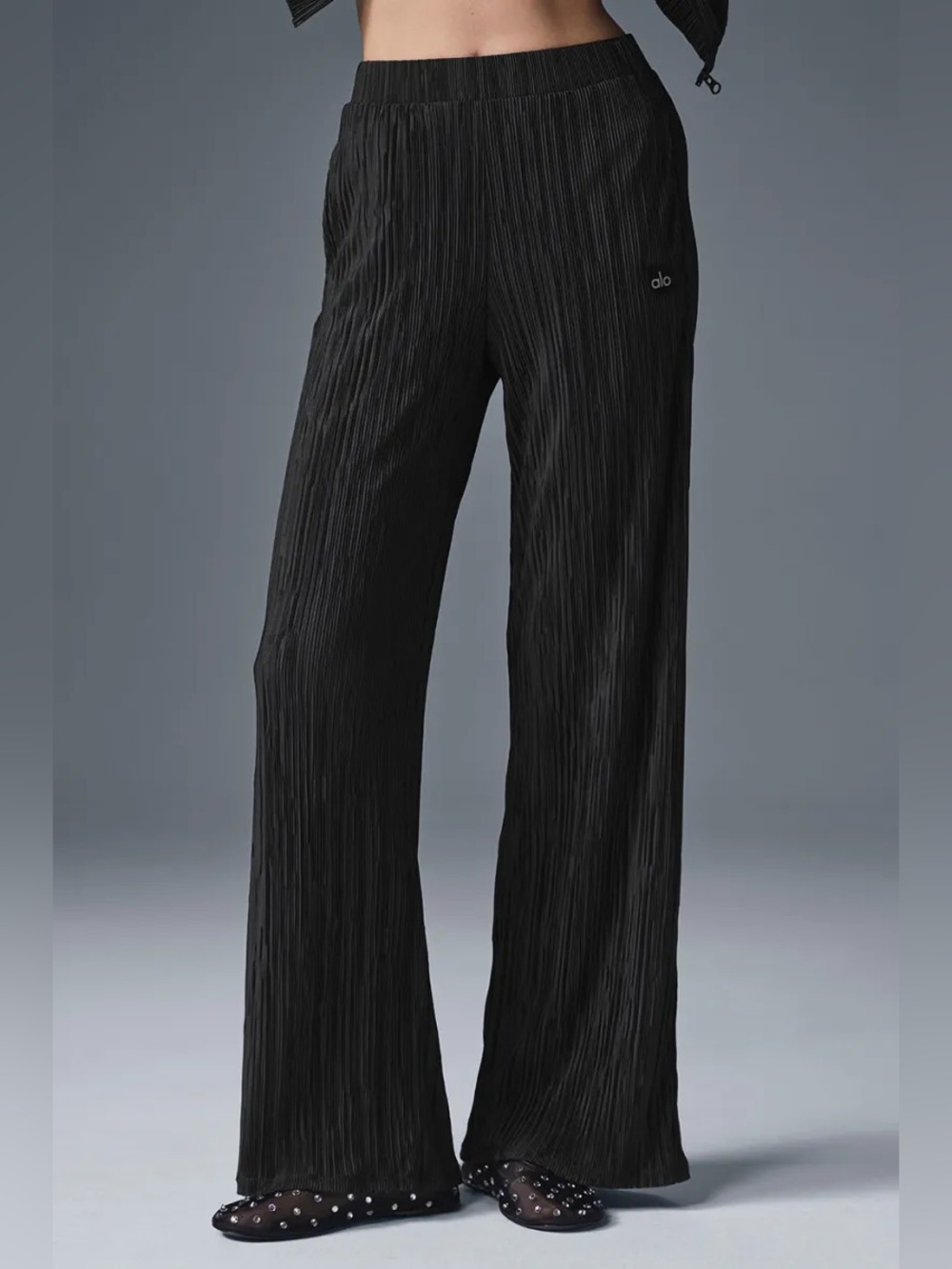 All Yoga Women’s High-Waist Micro Plisse Straight Leg Pant - black M